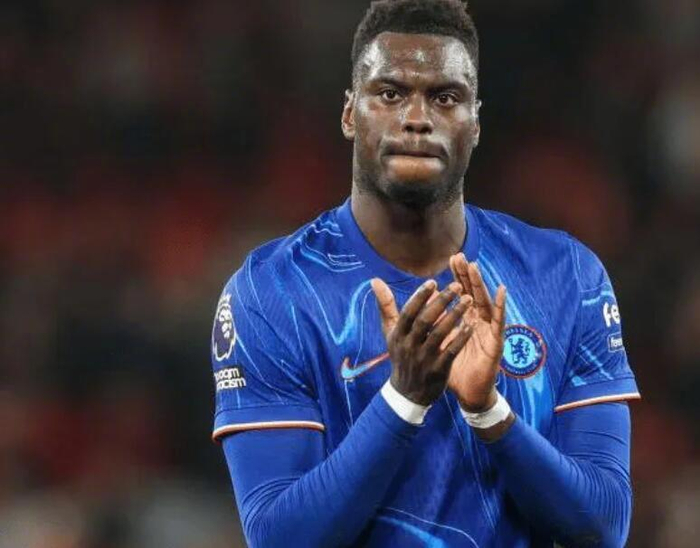 切尔西后卫赞美队友表现，期待下一场胜利的简单介绍