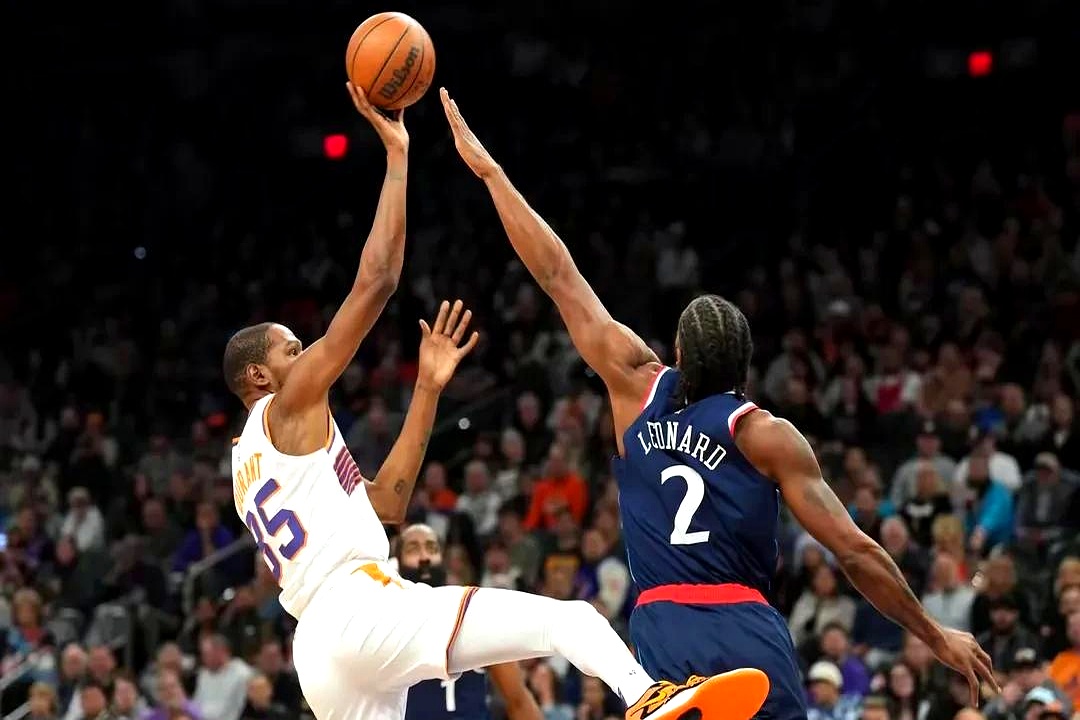 太阳鏖战广东队，杜兰特扛起全队