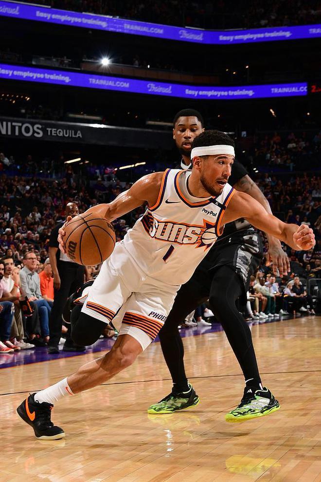 太阳大胜马刺，布克命中率高达%的简单介绍