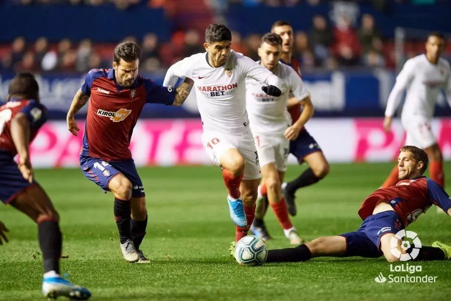 包含曼联鏖战塞维利亚，阿拉巴完成帽子戏法的词条