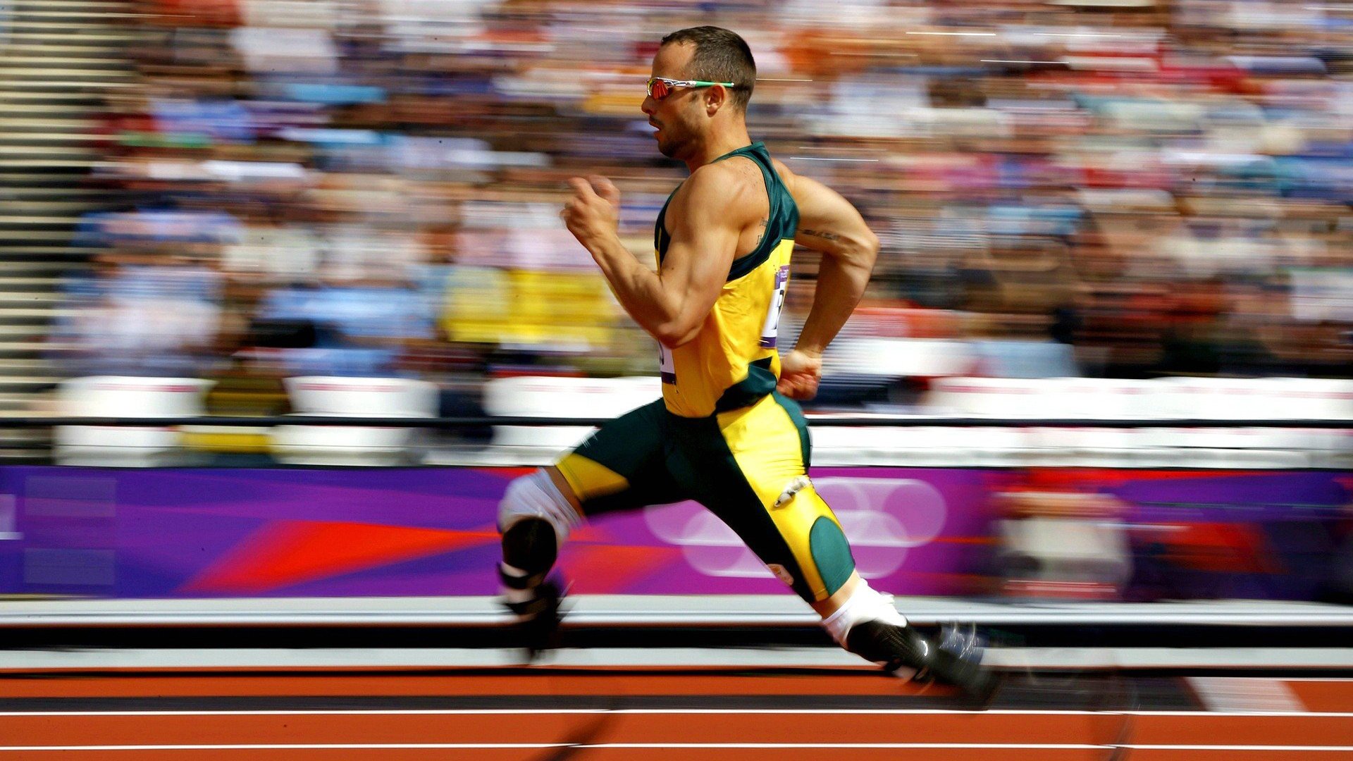 PG电子娱乐-赛道与球场的双重奏，F1年度争冠焦点战与湖人客场力克骑士的启示