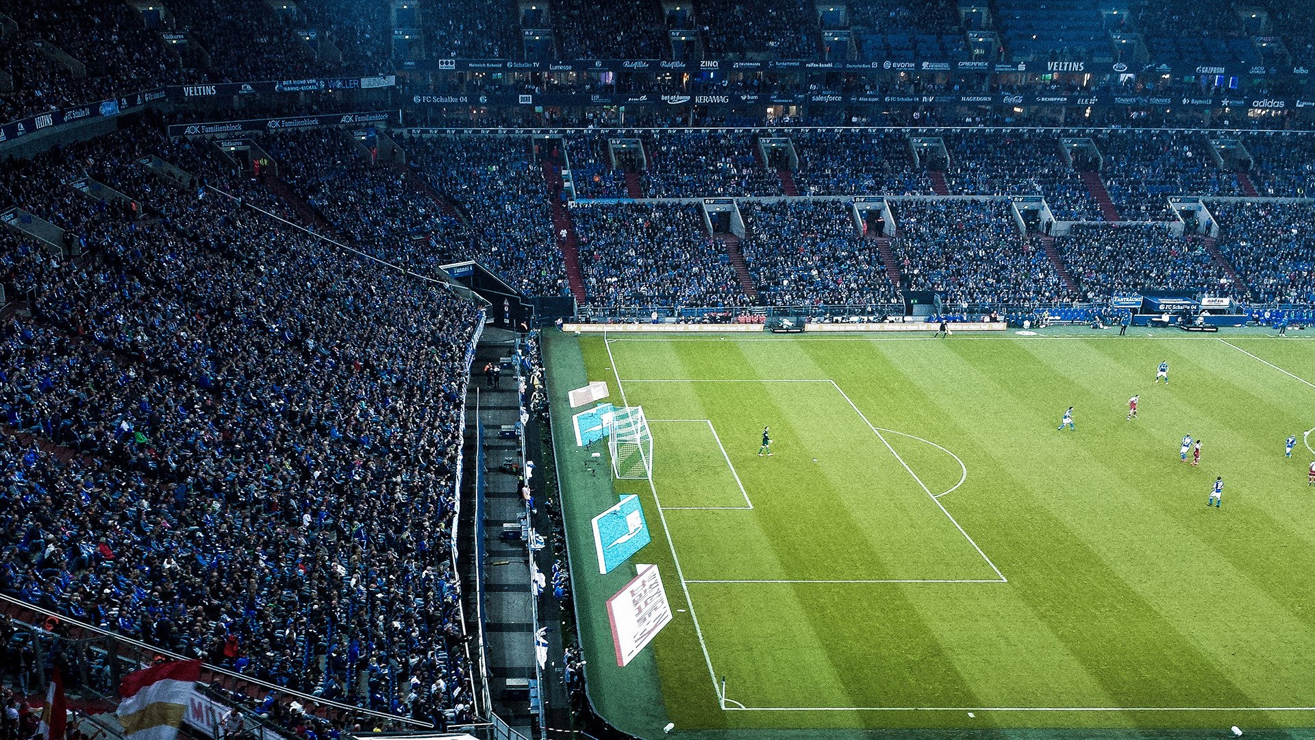 欧冠淘汰赛之夜，阿坎吉关键节点连续得分，钢铁防线的致命一击